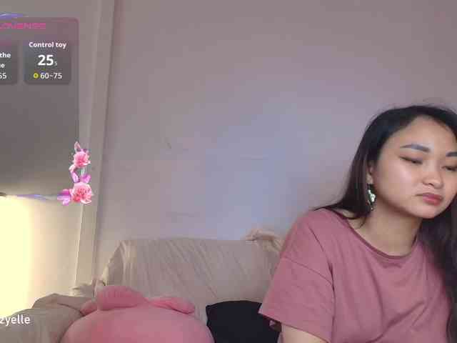RozyElle webcam