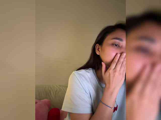 RozyElle webcam