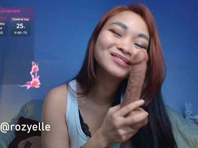 RozyElle webcam