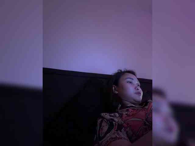 RozyElle webcam