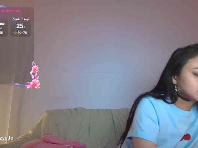 RozyElle webcam