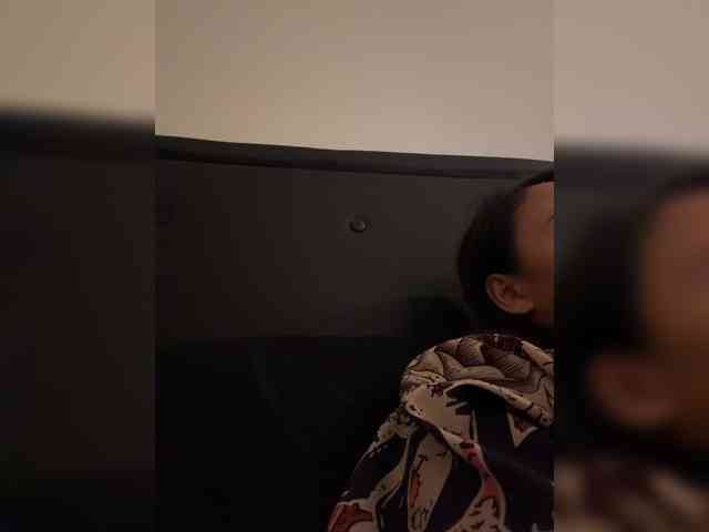 RozyElle webcam