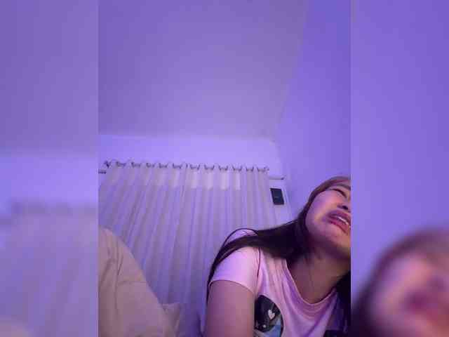 RozyElle webcam