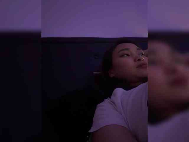 RozyElle webcam