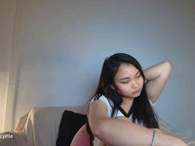 RozyElle webcam