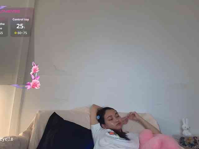 RozyElle webcam