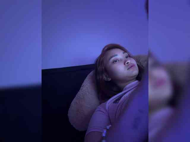 RozyElle webcam