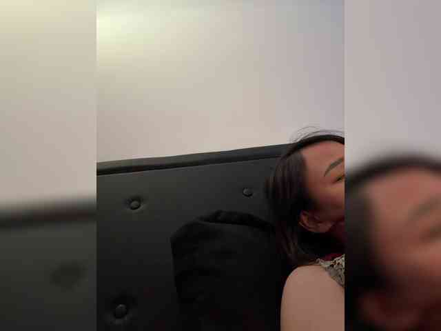 RozyElle webcam