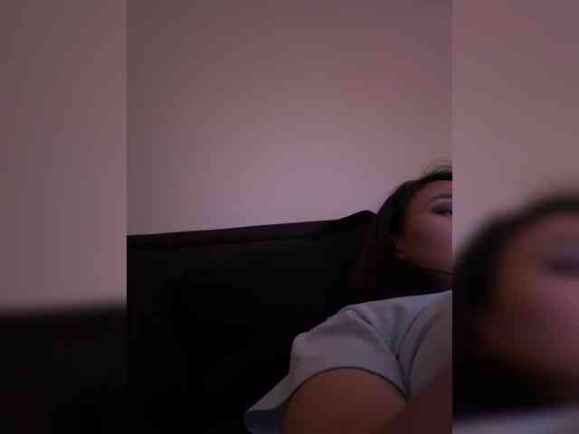 RozyElle webcam