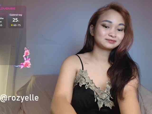 RozyElle webcam