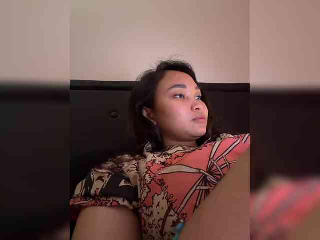 RozyElle webcam