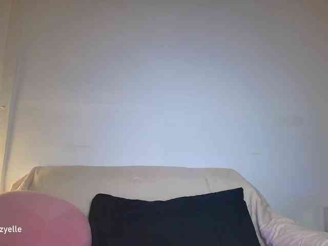 RozyElle webcam