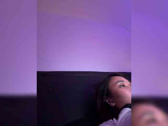 RozyElle webcam