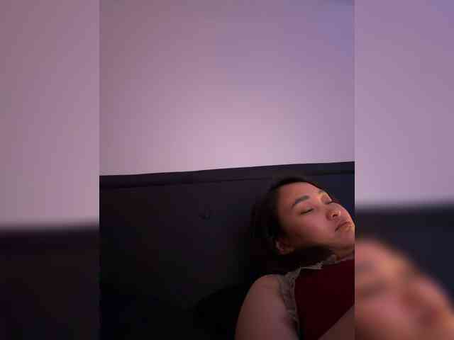RozyElle webcam