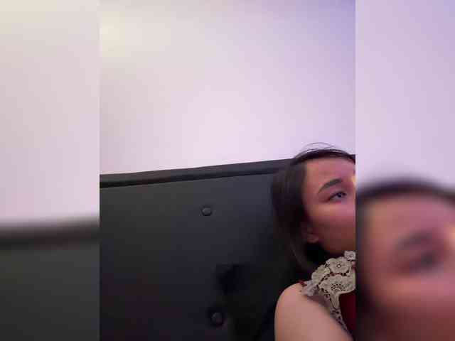 RozyElle webcam