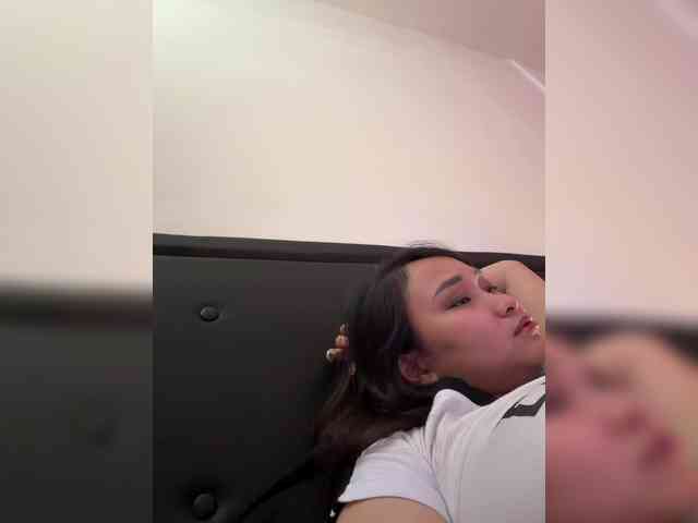 RozyElle webcam