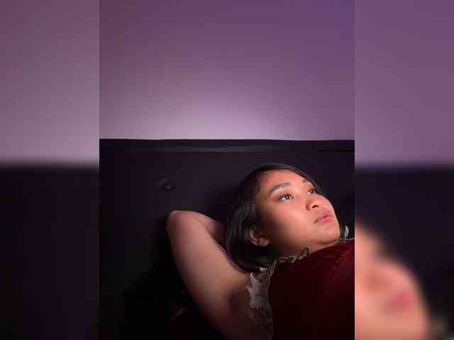 RozyElle webcam