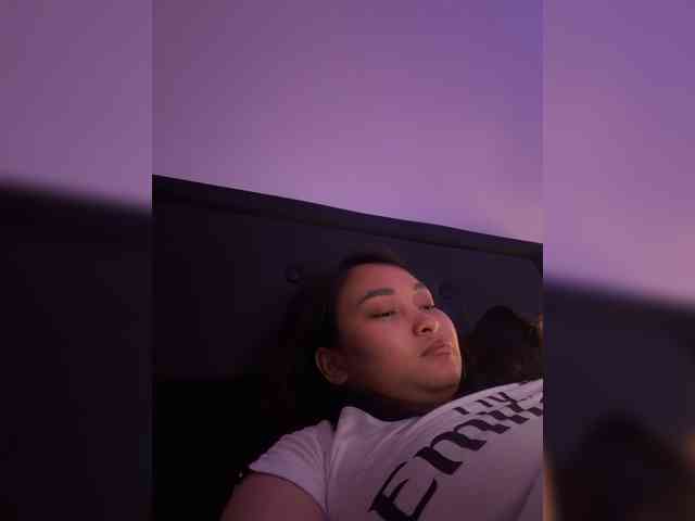 RozyElle webcam