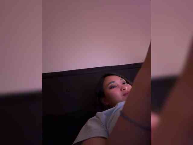 RozyElle webcam