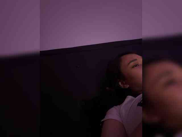 RozyElle webcam