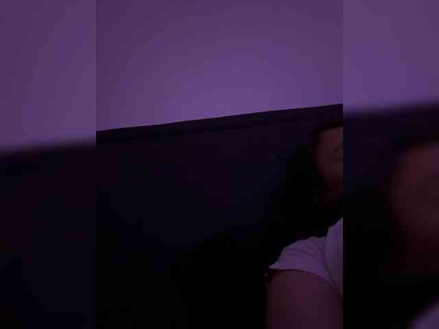 RozyElle webcam