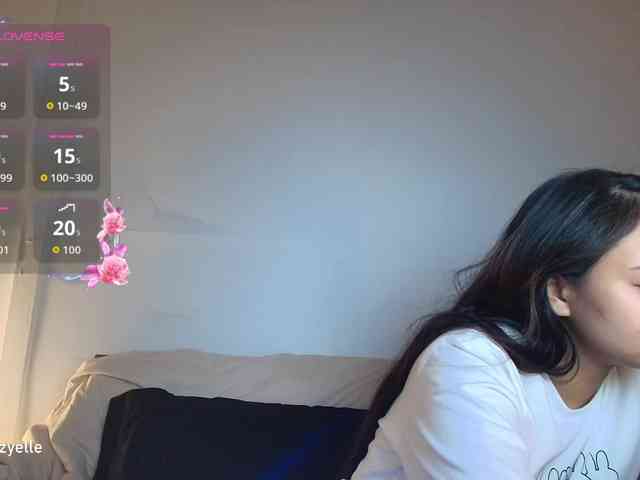RozyElle webcam