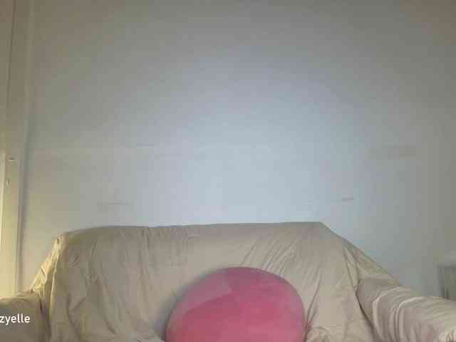 RozyElle webcam