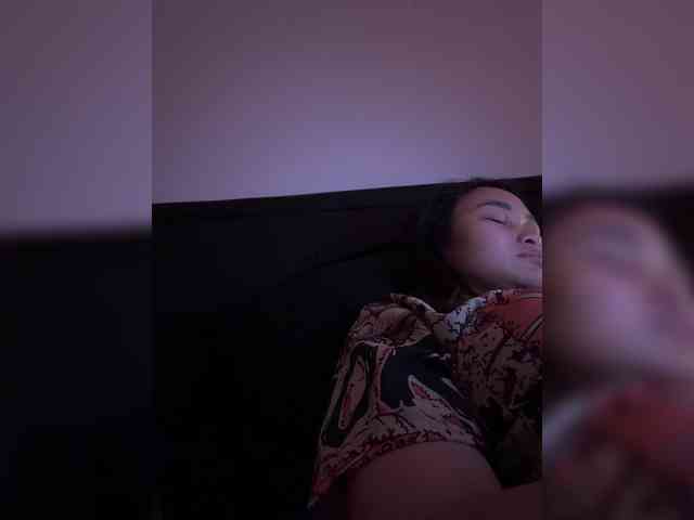 RozyElle webcam