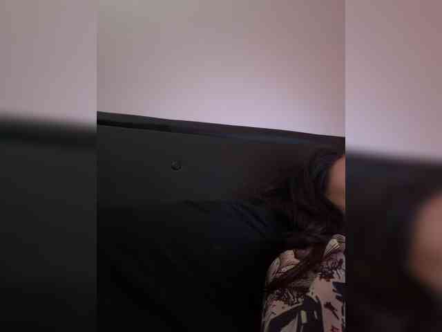 RozyElle webcam