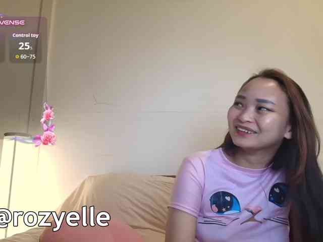 RozyElle webcam
