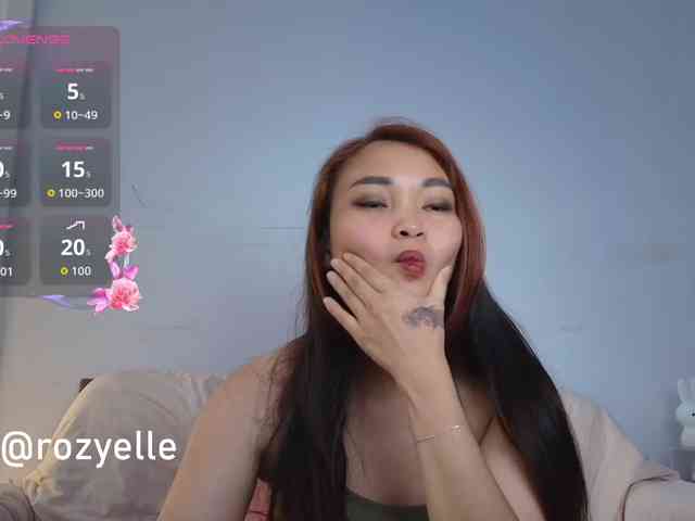 RozyElle webcam