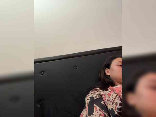 RozyElle webcam