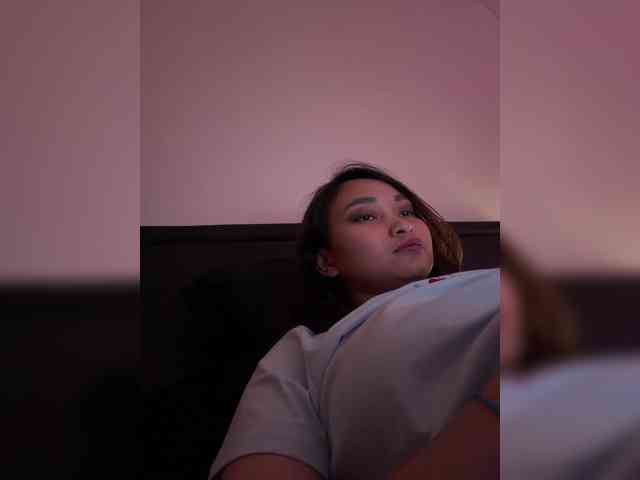 RozyElle webcam