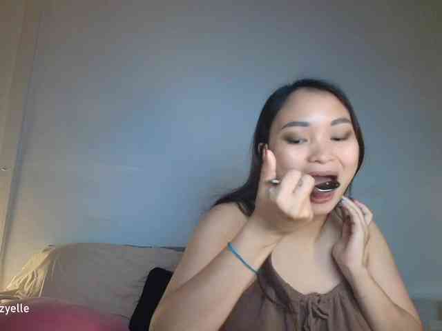 RozyElle webcam