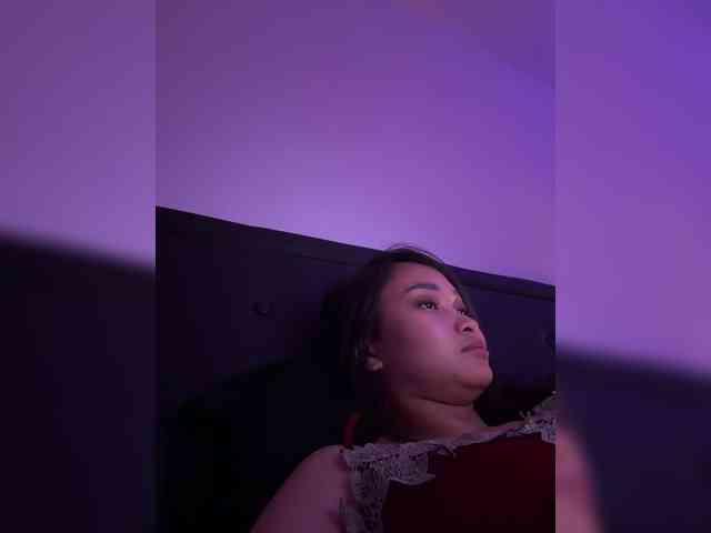 RozyElle webcam