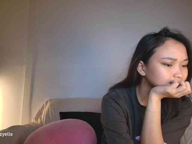 RozyElle webcam