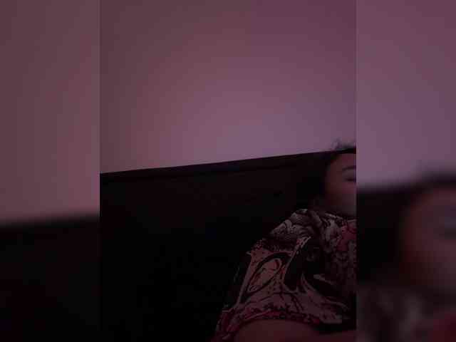 RozyElle webcam