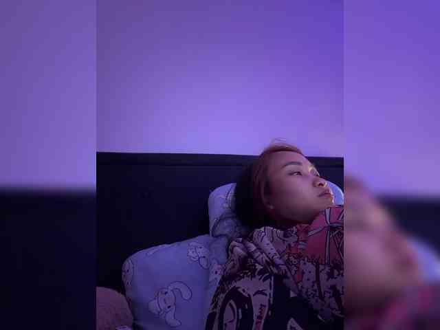 RozyElle webcam