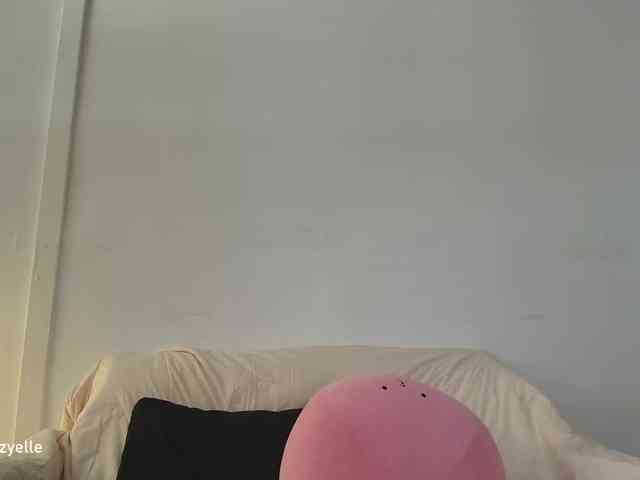 RozyElle webcam
