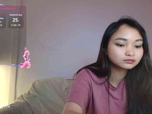 RozyElle webcam