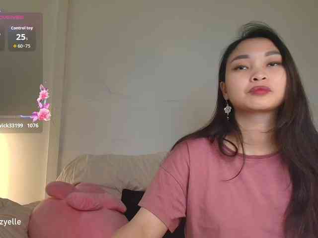 RozyElle webcam