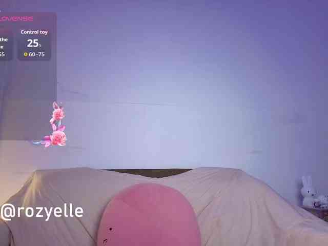 RozyElle webcam