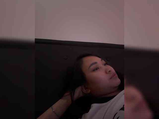 RozyElle webcam