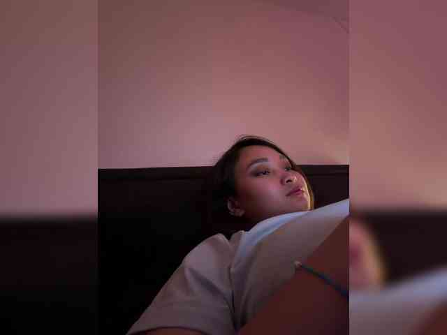 RozyElle webcam
