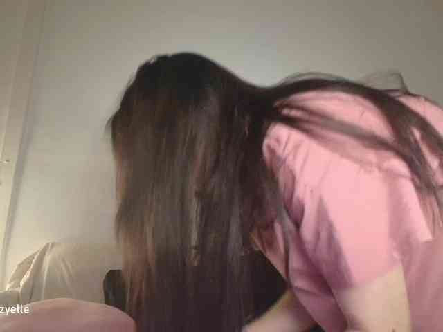 RozyElle webcam