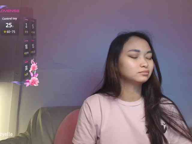 RozyElle webcam