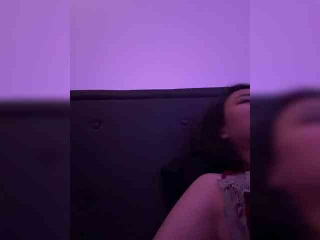 RozyElle webcam
