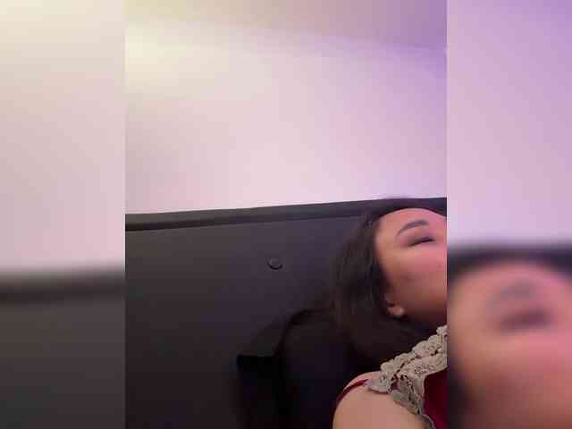 RozyElle webcam