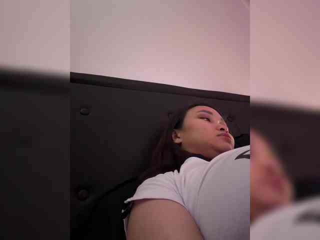 RozyElle webcam