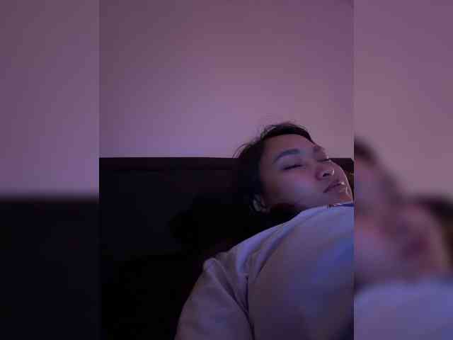 RozyElle webcam